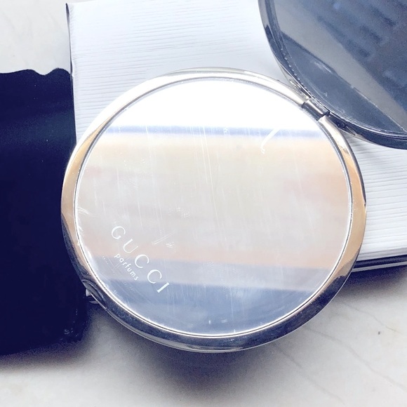 💥NIB Silver Gucci Flora Garden Double Sided Magnifying Mirror Promotional Item. - Picture 4 of 7